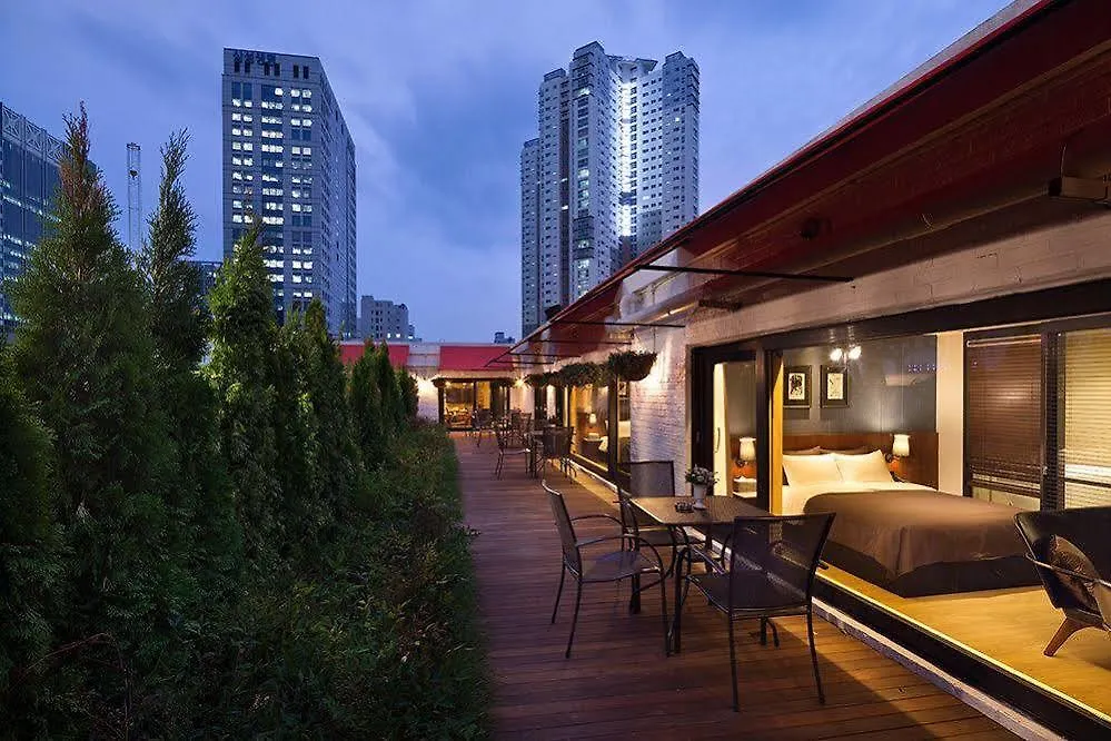 Brown Dot Hotel Пусан