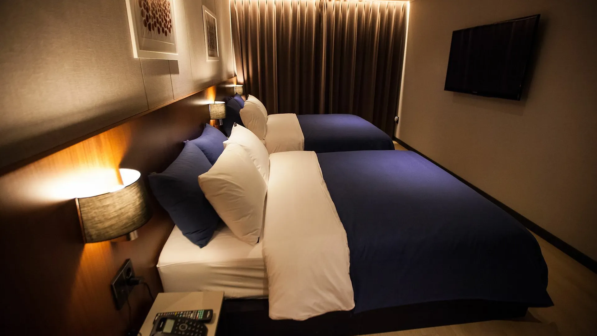 Brown Dot Hotel Пусан