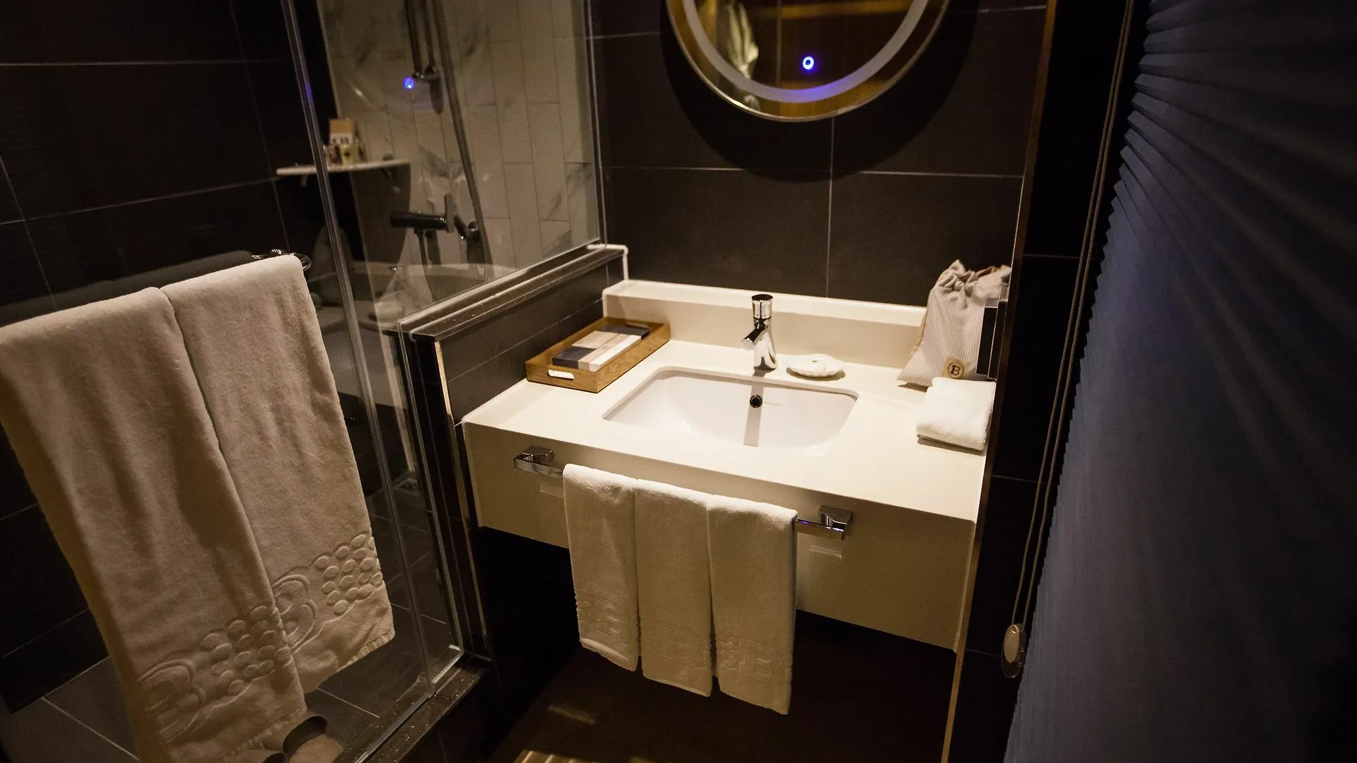 Brown Dot Hotel Пусан